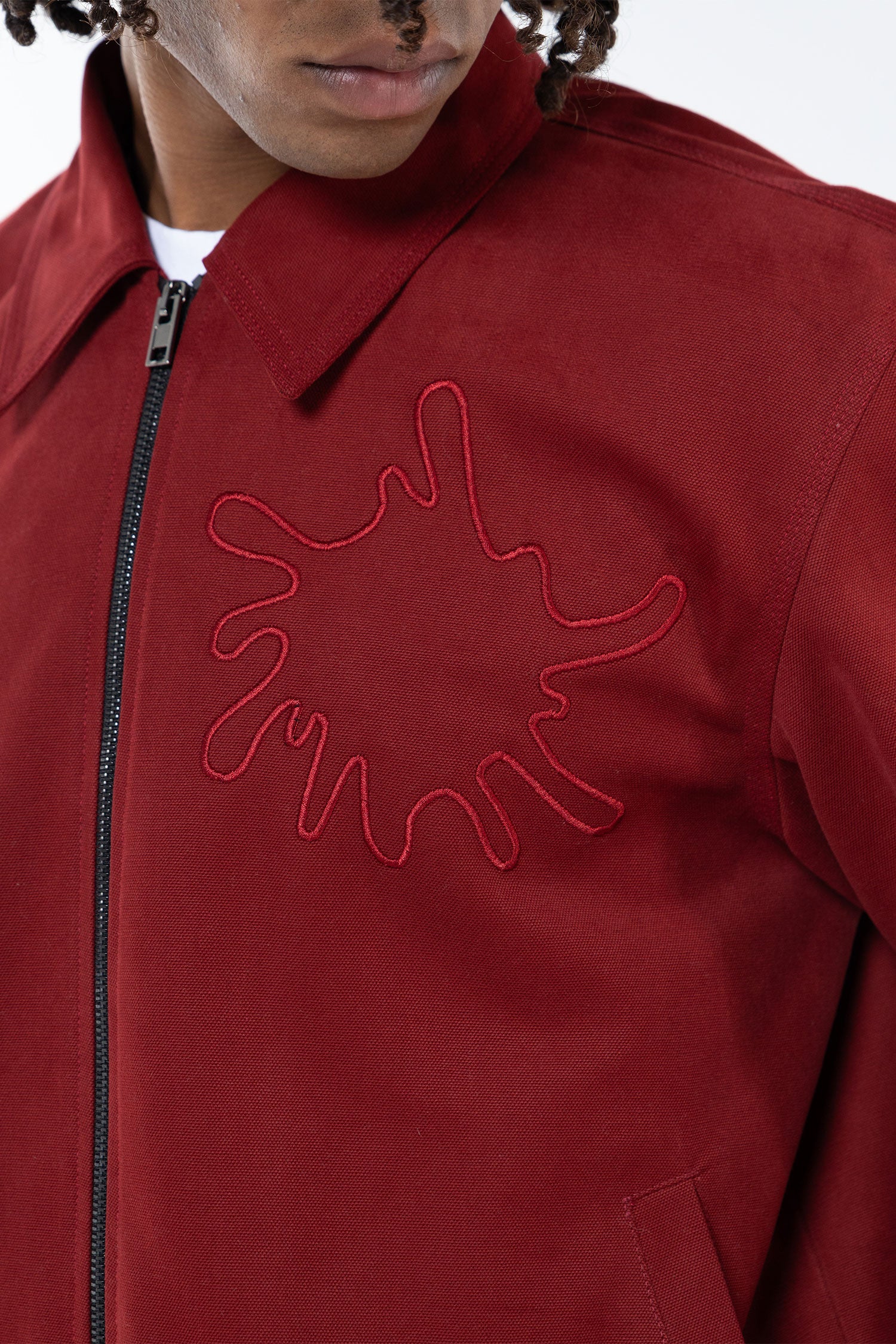 giacca rossa dettaglio